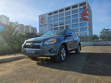 A vendre Toyota Raph 4 2013