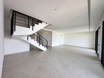 Appartement F5 à louer Almadie route de King watts