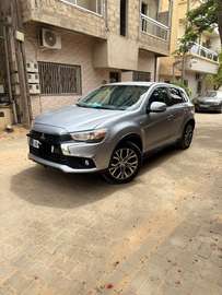 Mitsubishi outlander sport 2017Gris métallisé SUV compact