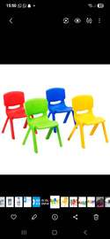 chaises plastique pour enfants