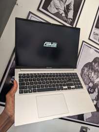 Asus i5 11th gen 3ghz SSD 512gb /16gb ram ordinateur