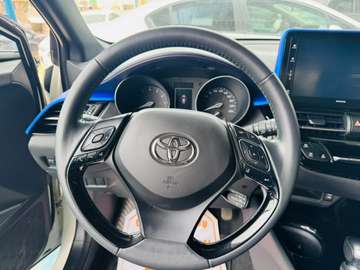TOYOTA RAV4 2018