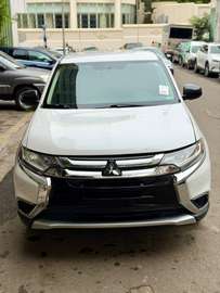 MITSUBISHI OUTLANDER 2017