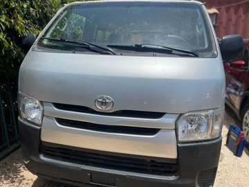 2017 TOYOTA HIACE 15 PLACES