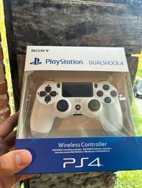 Manette PlayStation 4 neuf