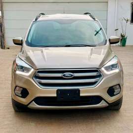 FORD ESCAPE AUTOMATIQUE ESSENCE CLIMATISÉ 1.5