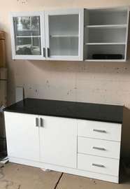 Meuble cuisine blanc bois plan noir 3 tiroirs