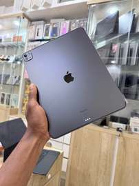 Ipad Pro 13" M4 512Go Wi-Fi + Cellulaire & Magic Keyboard
