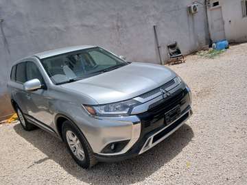 Mitchibichi outlander essence automatique 7 places