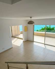Duplex lumineux avec vue mer usage de bureaux
