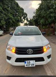 Location pick-up Toyota Hilux nouveau modèle by cfao