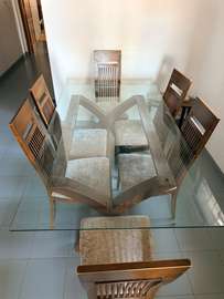 Table a manger et 6 chaises à vendre