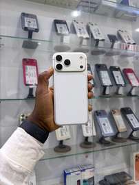 📱 iPhone 17 Pro Max – 512 Go | Blanc 🤍 🇺🇸