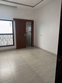 Appartement de 3 chambre lumineux a louer Almadie