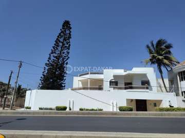 Maison de 1000m2 en face CASINO DAKAR CITY