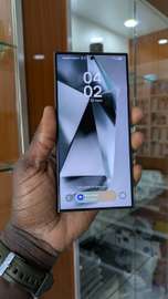 Samsung Galaxy s24 ultra 256go ram 12go 5g venant
