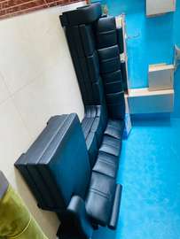 Canapé d'angle cuir noir 6 places design contemporain