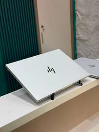 Hp elitebook 8 G1a 16