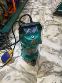 Pompe submersible électrique avec flotteur intégré métal