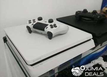 PlayStation 4 slim flaché 10 jeux