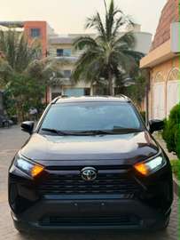 TOYOTA RAV4 LE  Année : 2019