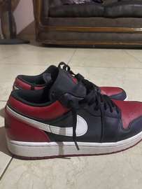 Nike Air Jordan 1 Rouge Noir Blanc Taille 44