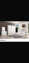 Chambre à coucher complète moderne
