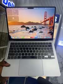 MacBook Air M2 Ram 24Go SSD 256Go 13 pouces