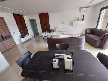 Location non meublé - 4 chambres salon Yoff - 300m2