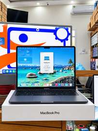 MacBook Pro 14" M5 (16 Go RAM / 512 Go SSD / Space Black)