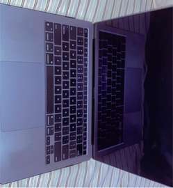 MacBook Apple portable gris argenté compact