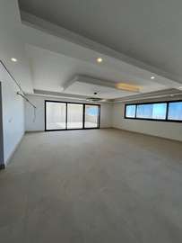F5 DE 260M² A LOUER