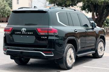 TOYOTA  LAND CRUISER LC300 VX-R 2026
