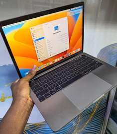 MacBook Pro TouchBar 16 pouces i5