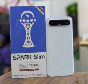 Tecno Spark Slim 64 Go blanc batterie 5100 mAh