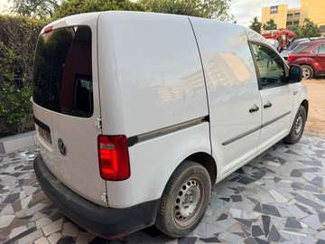 Volkswagen Caddy utilitaire blanc 4 portes