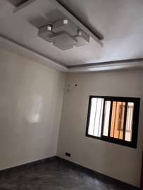 Un immeuble neuf à Khar yalla