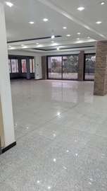 A loué un grand show toum de700m2