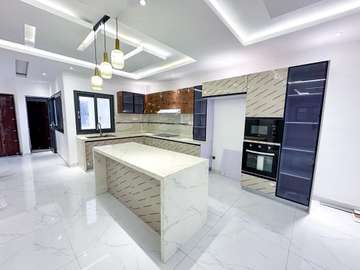 APPARTEMENT F5 HAUT STANDING AUX ALMADIES