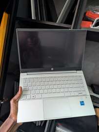 HP Pavilion i5 11th gen / 256gb