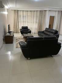 Joli appartement F4 meublé à louer aux Almadies