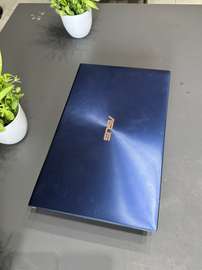 Asus zenbook i7 10th gen / ssd 512 /  16gb ram