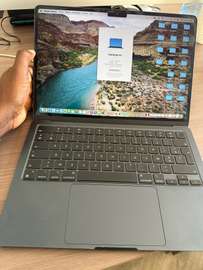 MacBook Air M2 2022