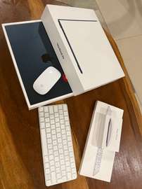 Nouveau MacBook Air + clavier et souris Apple
