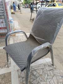 Chaise métal gris anthracite design ergonomique