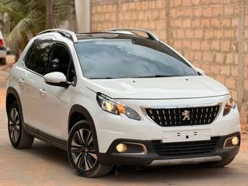 Peugeot 2008 année 2018 automatique diesel