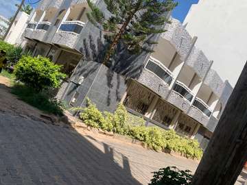 Maison d’angle à vendre – À rénover ou à démolir – mamelle