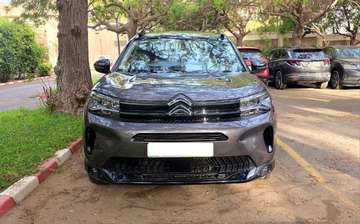Citroën C5 Aircross SUV gris spacieux et moderne