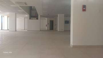 Location show room 1600m2 - vdn liberté 6 extension