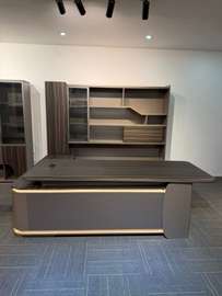 Bureau moderne gris bois grand format